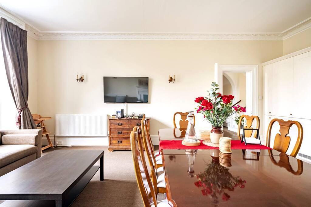 Perfect For Large Family & Friends, Free Parking, Games Βίλα Ρίντινγκ Εξωτερικό φωτογραφία